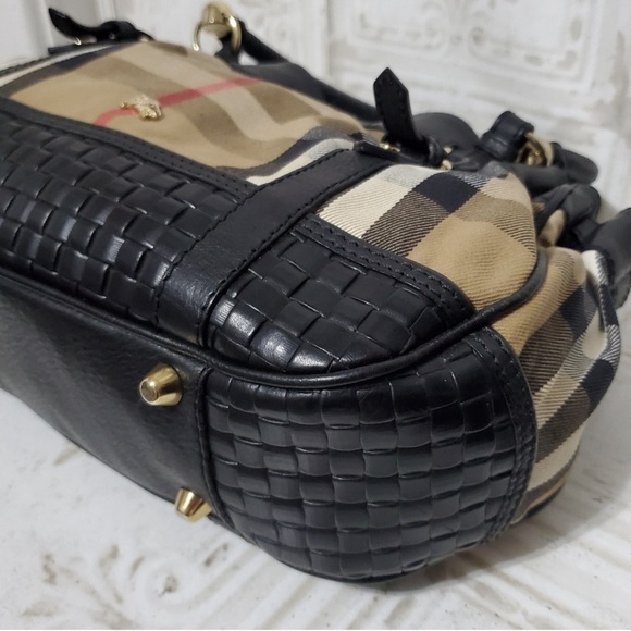 Burberry Nova Check Woven Leather Bucket Bag - Picture 4 of 9